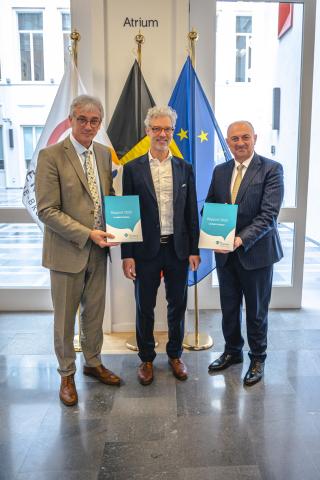 Remise rapport mediateur