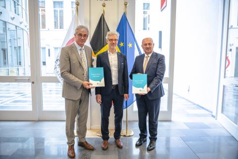 Remise rapport mediateur