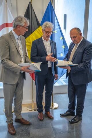 Remise rapport mediateur